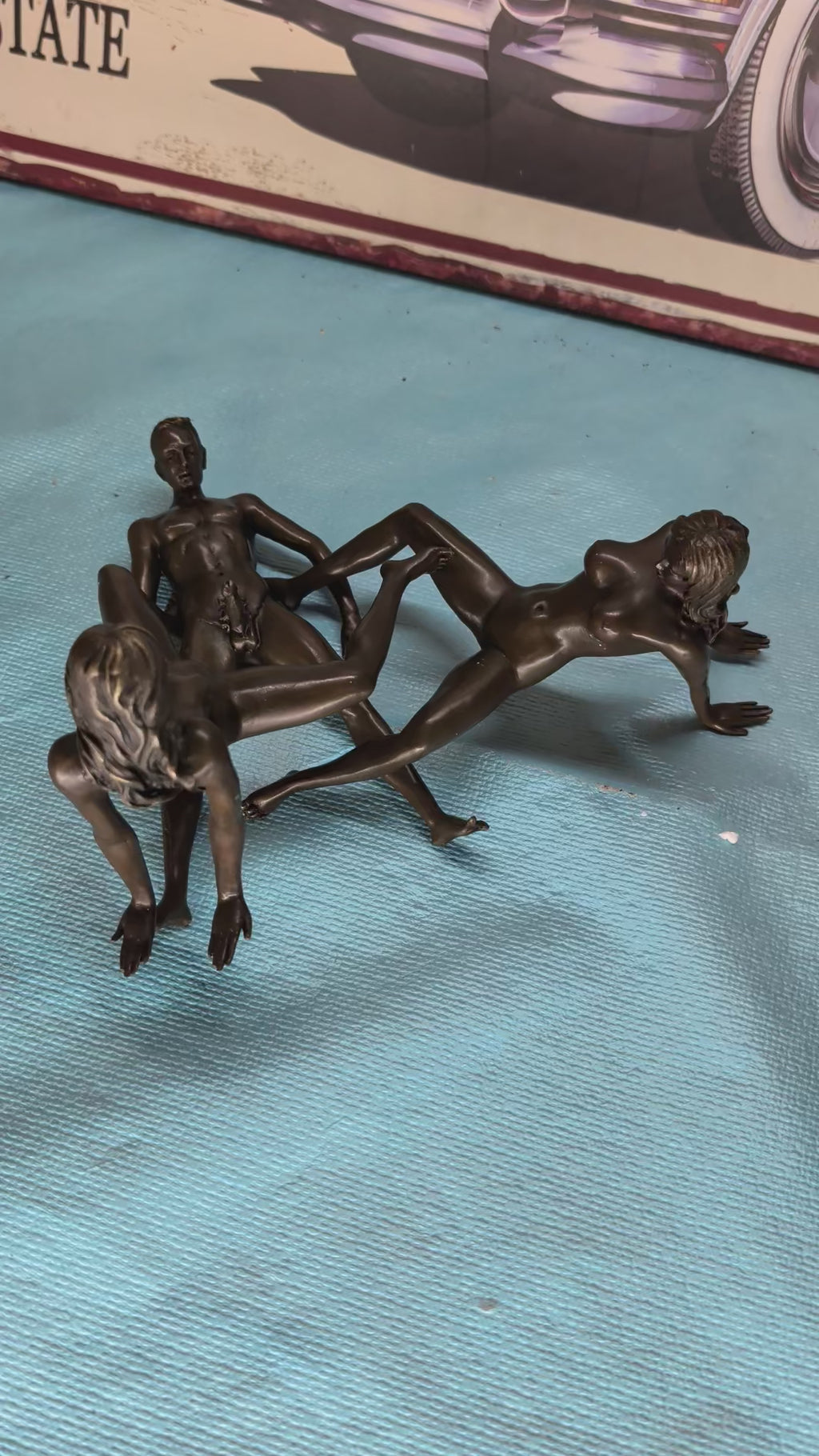 Moderne Bronzefigur Figurengruppe – Drei Personen, Liebhaberstück, Edles Sammlerobjekt