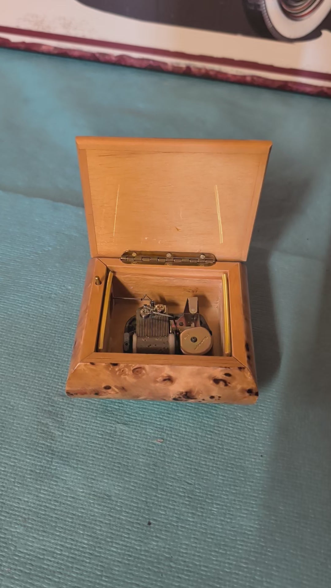 Antike Spieldose aus Holz mit Funktion