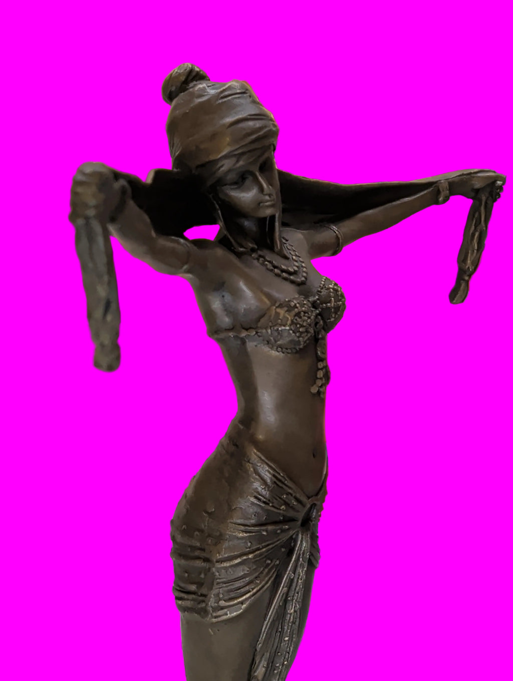 Lässige Bronzefigur, signiert – 42 cm, 100% Bronze