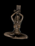 Moderne Bronzefigur Dame am Pfahl – Signiert, 100% Bronze, 14 cm