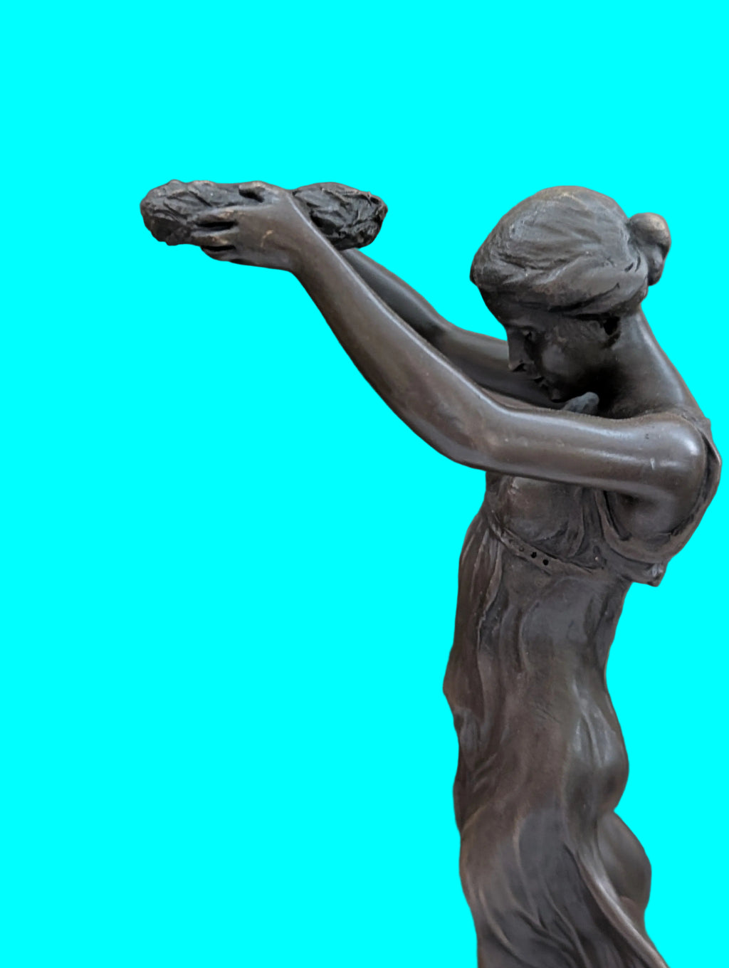 Bronzefigur auf Marmorsockel – Edles Sammlerstück