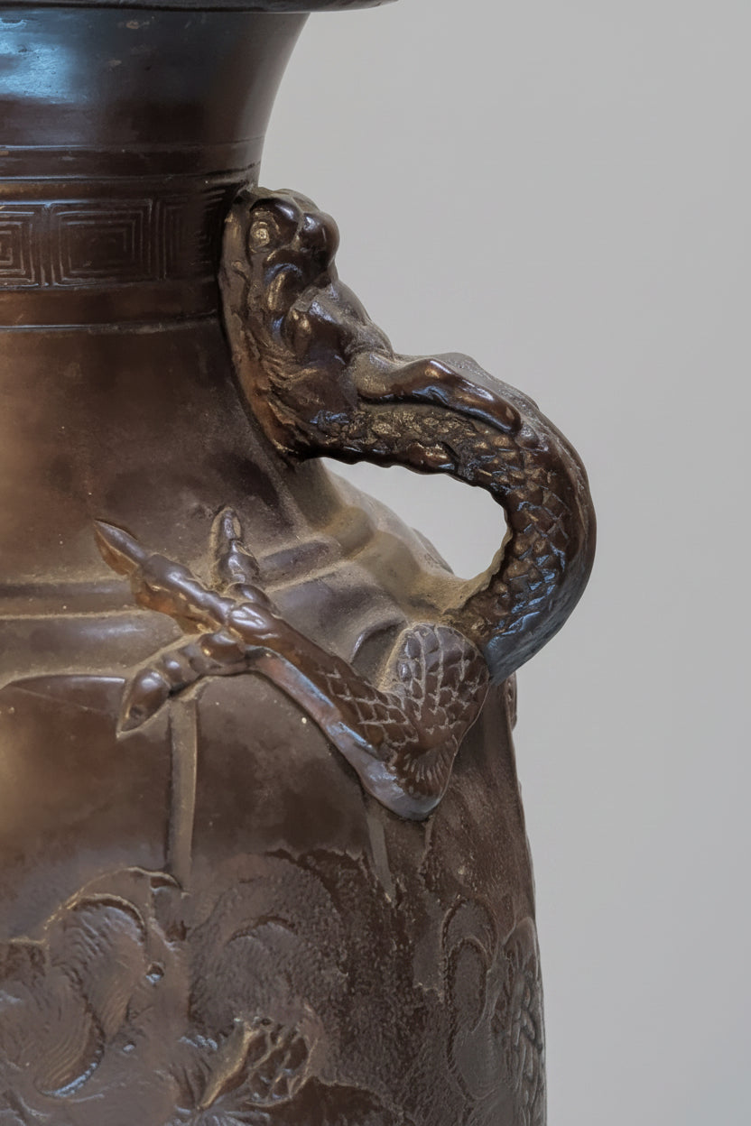 Antike Japanische Bronze-Amphoren-Vase – 19. Jahrhundert, Sammlerstück