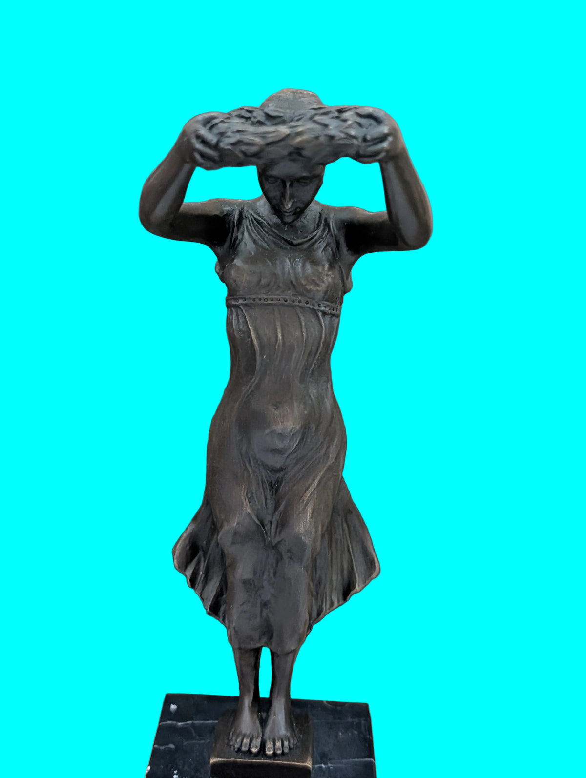 Bronzefigur auf Marmorsockel – Edles Sammlerstück