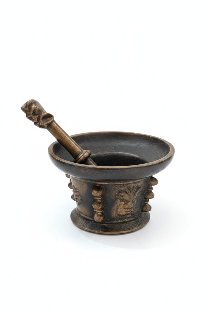 Riesiger Bronze-Mörser mit Original-Stössel – Antikes Sammlerstück