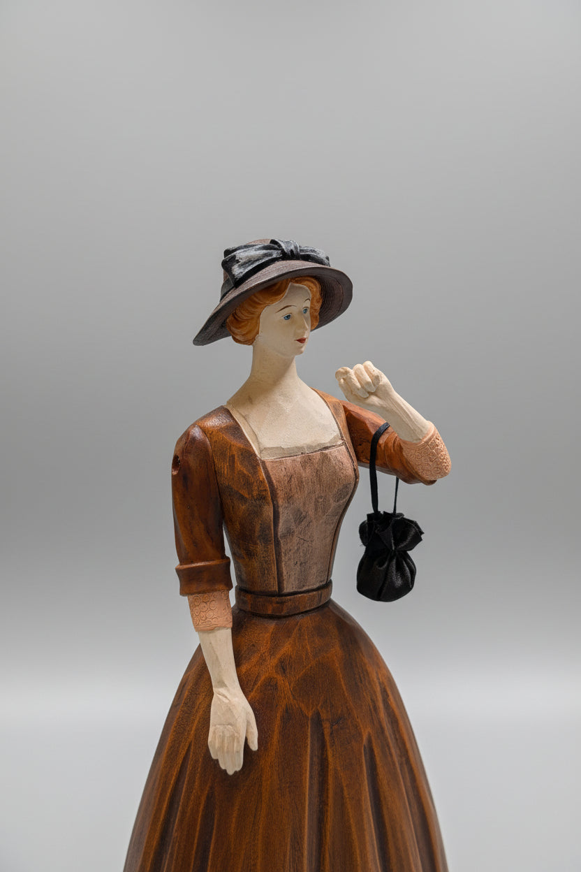 Moderne Lady Holzfigur mit Schirm und Tasche – Deko Liebhaberstück