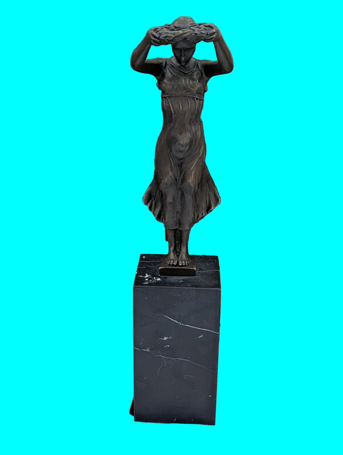 Bronzefigur auf Marmorsockel – Edles Sammlerstück