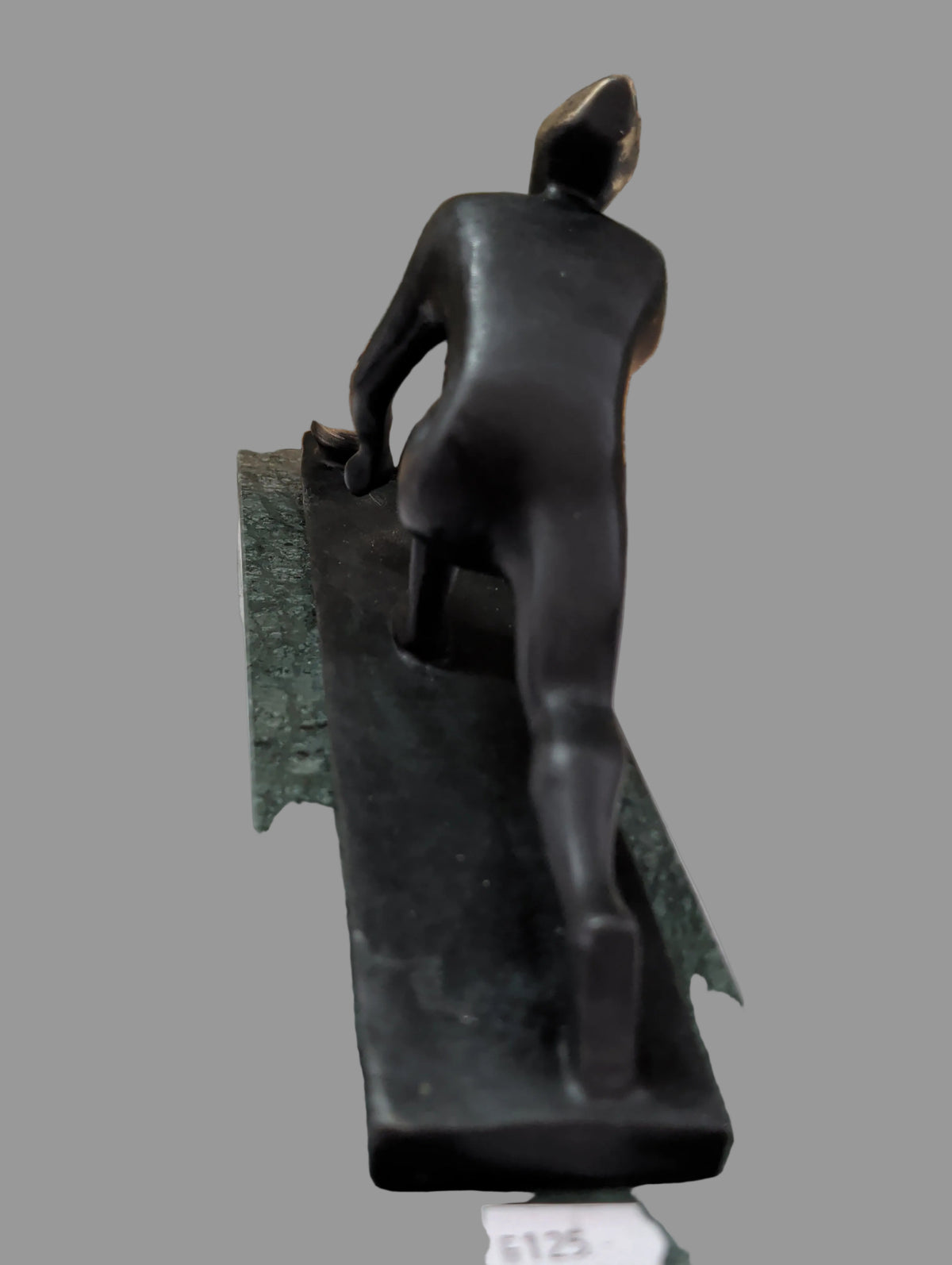 Bronzefigur Curling-Spielerin im Art Déco Stil – auf Marmorsockel, Sammlerstück Schweiz
