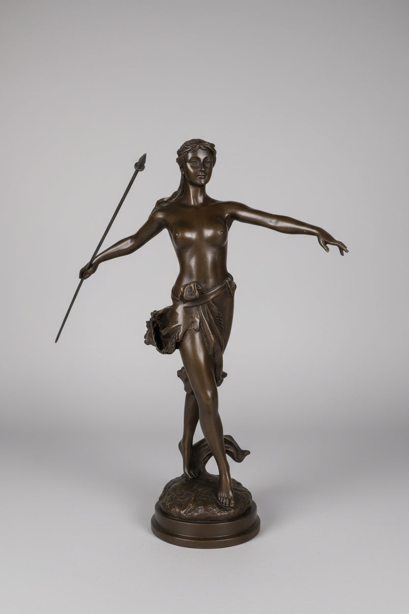 Bronzeskulptur Diana Kriegerin mit Speer – Signiert R. Leger, Art Déco, 41 cm