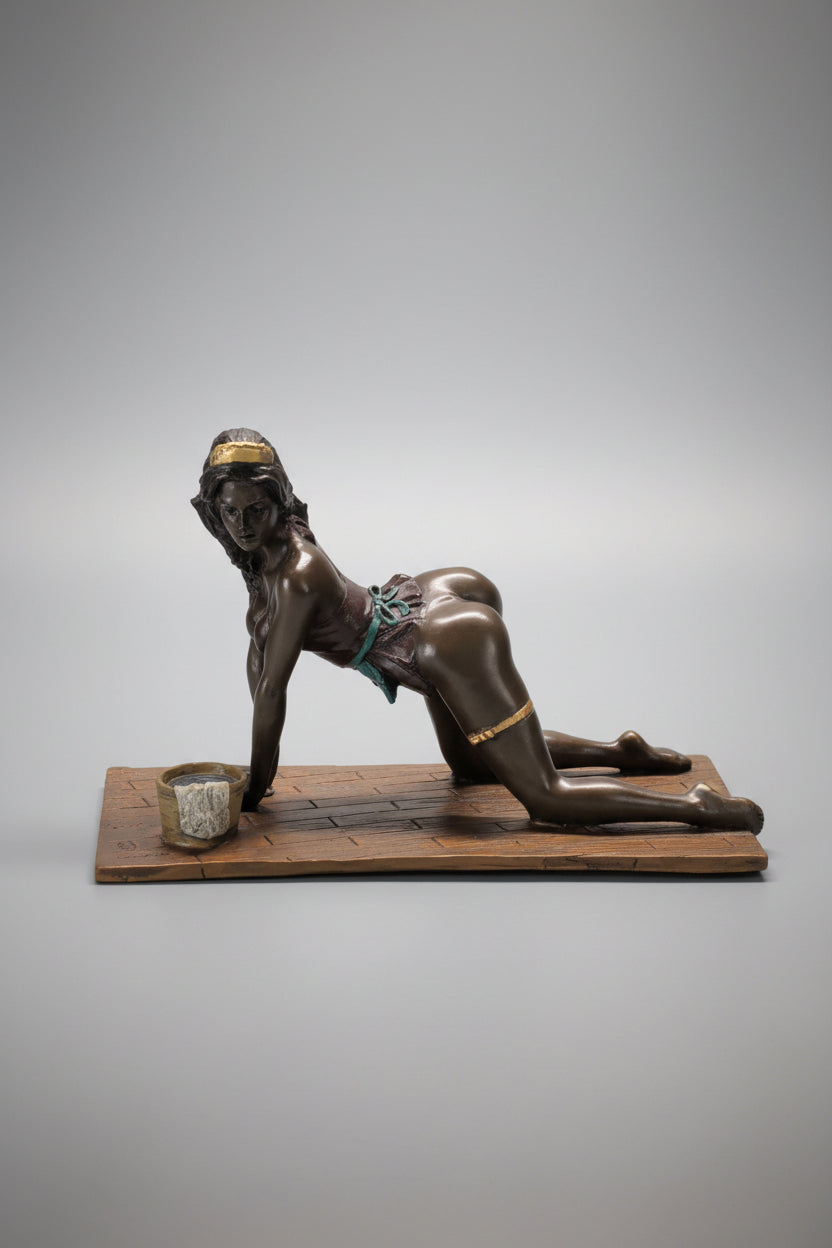 Moderne Wiener Bronzefigur Dame kniend – Gemarkt, Sehr detailreich, 21 cm