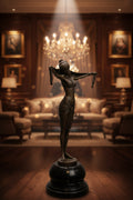 Lässige Bronzefigur, signiert – 42 cm, 100% Bronze