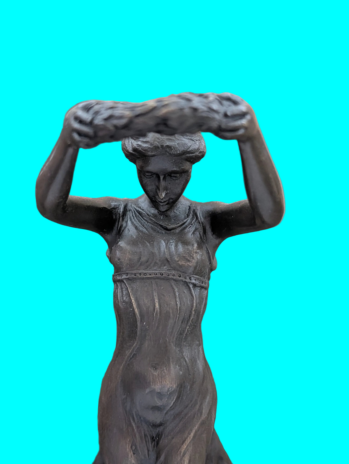 Bronzefigur auf Marmorsockel – Edles Sammlerstück