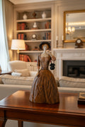 Figurine en bois femme élégante avec parapluie et sac – Pièce de collection décorative