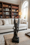 Sculpture en bronze Déesse romaine ailée sur socle en marbre – Signée, 55 cm, 9 kg